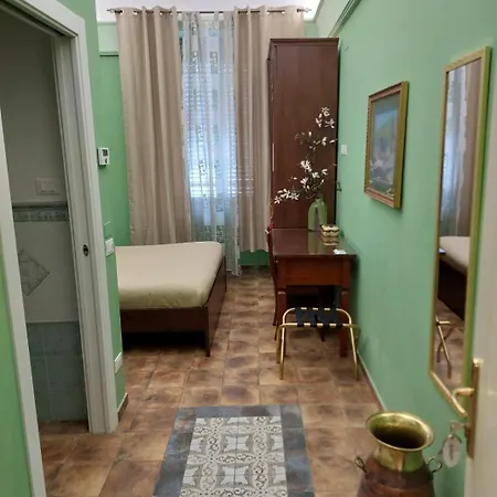 Domvs Tva קייטי