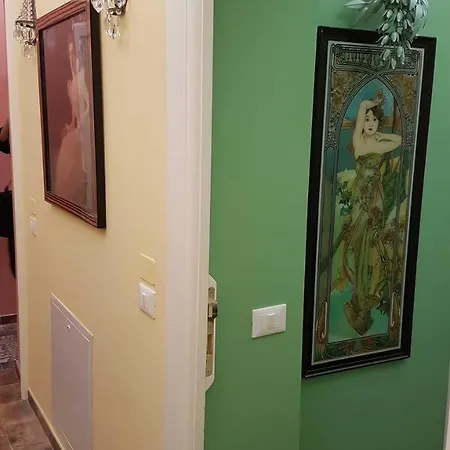 Domvs Tva Bed & Breakfast