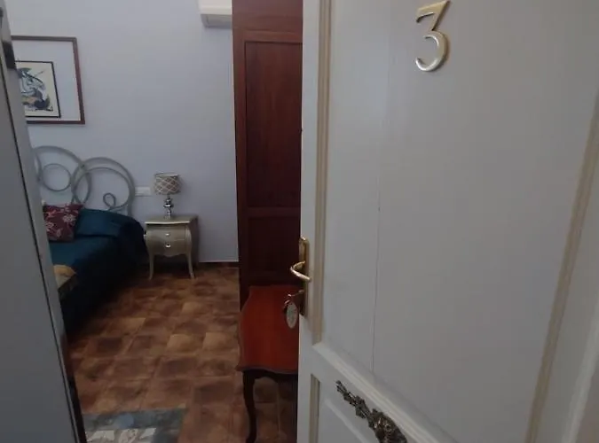 Domvs Tva Oda ve Kahvaltı