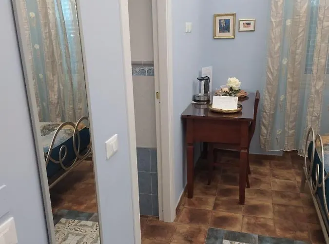 Domvs Tva Oda ve Kahvaltı 3*